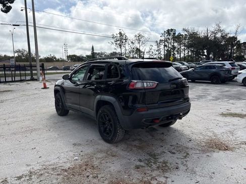 Used 2019 Jeep Cherokee Trailhawk w/ Cold Weather Group image 3