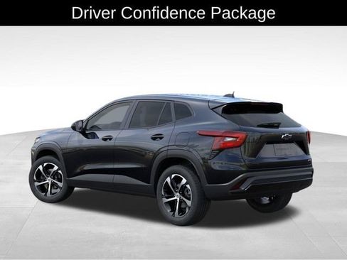 New 2026 Chevrolet Trax RS w/ Sunroof Package FWD image 4