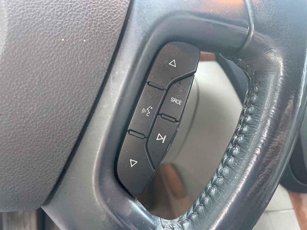 Used 2008 Saturn Outlook XR w/ Premium Trim Package FWD image 13
