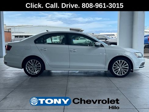 Used 2016 Volkswagen Jetta SEL w/ Lighting Package FWD image 6
