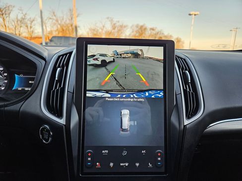 Used 2022 Ford Edge SEL w/ Convenience Package image 18