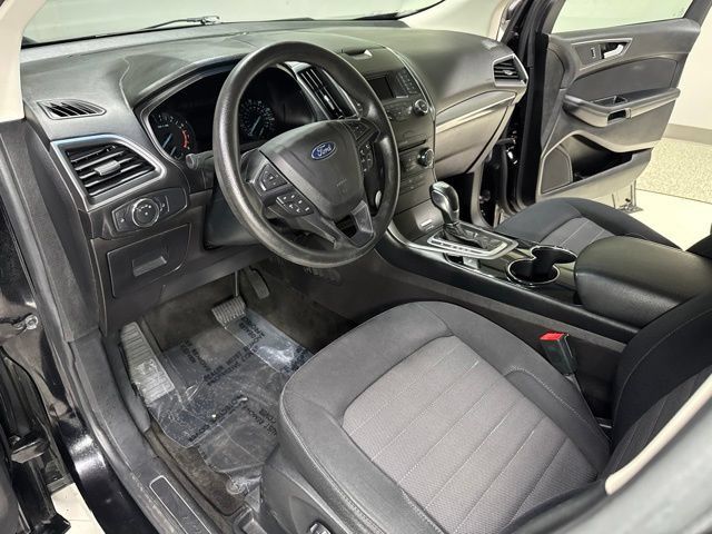 Used 2017 Ford Edge SE AWD/4WD image 9