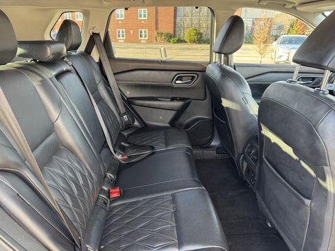 Used 2022 Nissan Rogue Platinum w/ Head-Up Display Package image 39