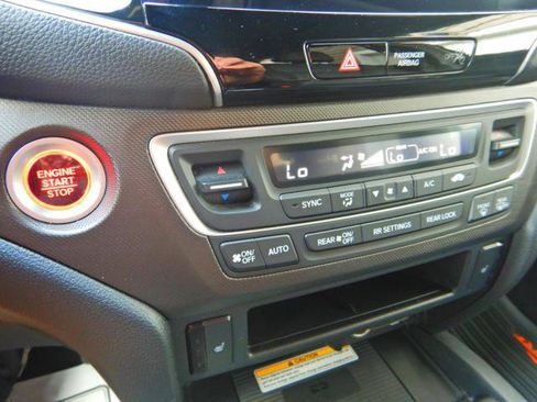 Used 2022 Honda Pilot TrailSport image 24