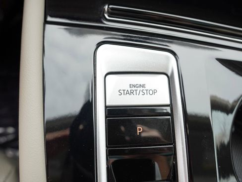 Used 2024 Volkswagen Atlas SEL Premium R-Line image 34