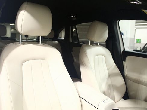 Used 2025 Mercedes-Benz GLA 250 4MATIC image 23