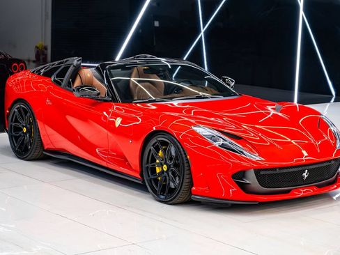 Used 2021 Ferrari 812 GTS RWD image 7