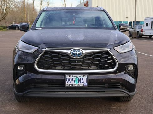 Used 2021 Toyota Highlander Limited image 10