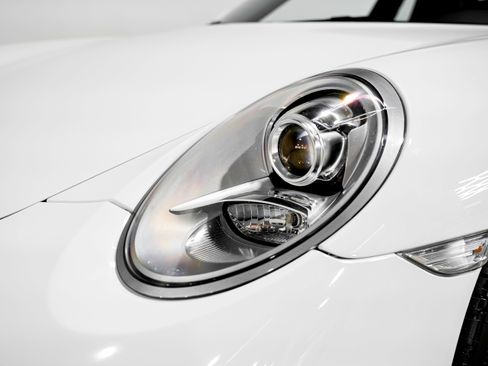 Used 2014 Porsche 911 Carrera image 32