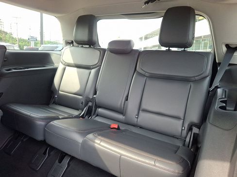 Used 2025 Ford Expedition Active AWD/4WD image 11