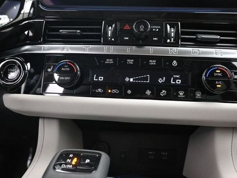 New 2026 Nissan Pathfinder SL image 17