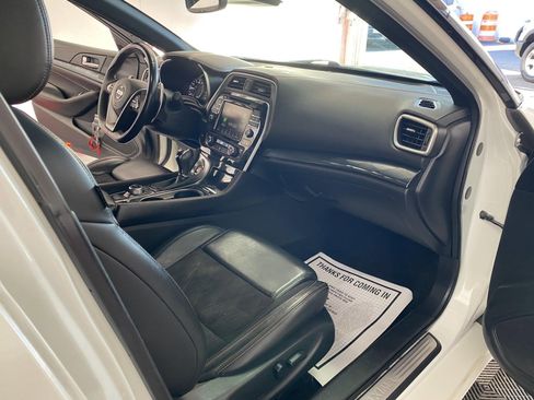 Used 2019 Nissan Maxima SR w/ Premium Package FWD image 8