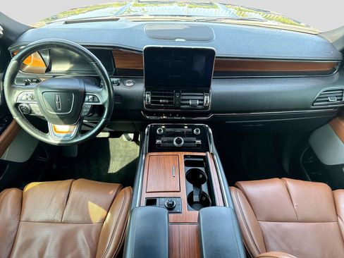 Used 2019 Lincoln Navigator Reserve AWD/4WD image 14