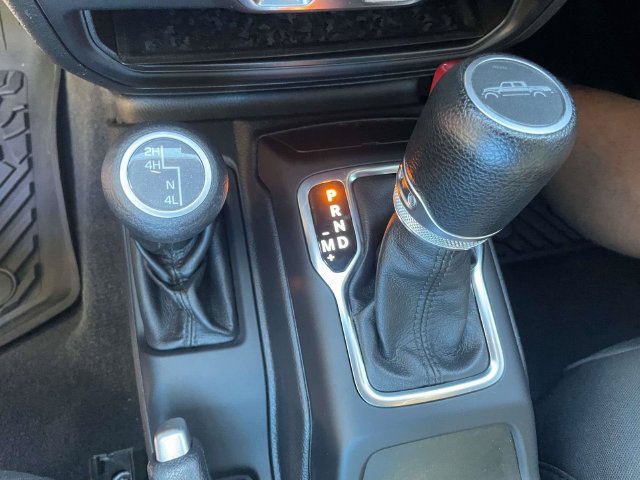 Used 2021 Jeep Gladiator Sport AWD/4WD image 28
