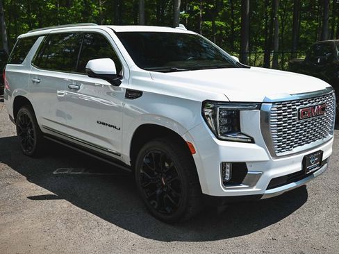 Used 2023 GMC Yukon Denali AWD/4WD image 3