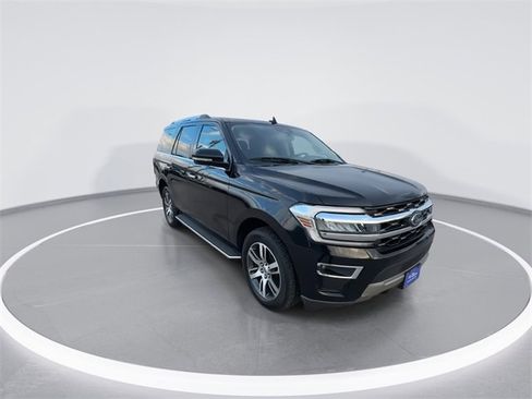 Certified 2022 Ford Expedition Limited image 2