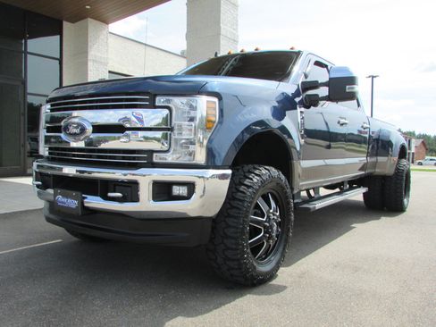 Used 2019 Ford F350 Lariat w/ Chrome Package image 2