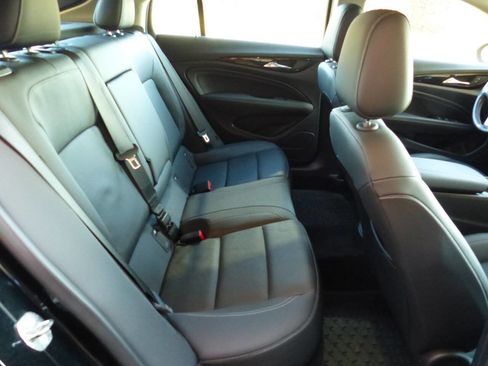 Used 2018 Buick Regal Essence w/ Driver Confidence Package #1 image 43