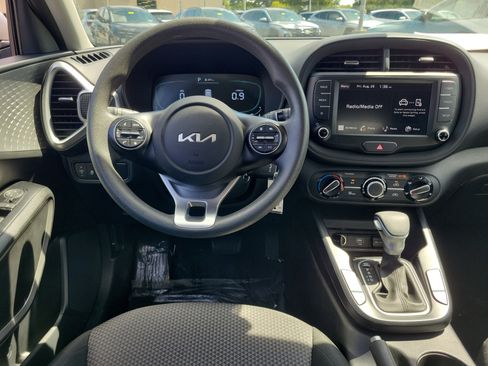 Used 2024 Kia Soul LX w/ Option Group 015 image 10