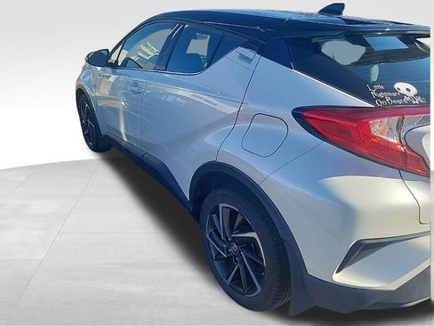 Used 2021 Toyota C-HR Limited image 2