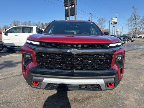 Used 2025 Chevrolet Traverse Z71 w/ Enhanced Driving Package image 8