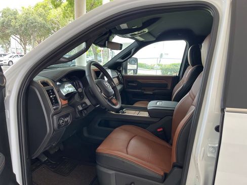 New 2023 RAM 3500 Limited image 5