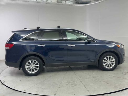 Used 2018 Kia Sorento AWD image 9