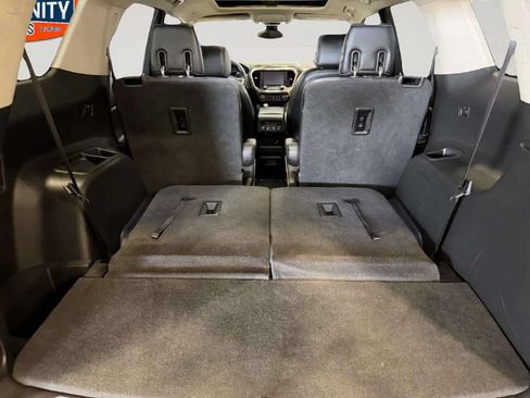 Used 2018 GMC Acadia Denali w/ Technology Package AWD/4WD image 22