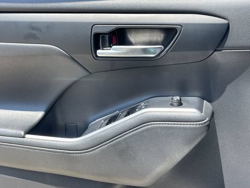 Certified 2021 Toyota Highlander XLE FWD image 23