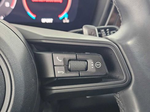 Used 2025 Porsche Cayenne image 28
