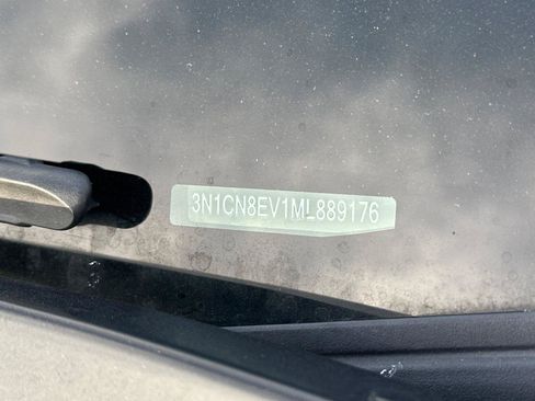 Certified 2021 Nissan Versa SV FWD image 7