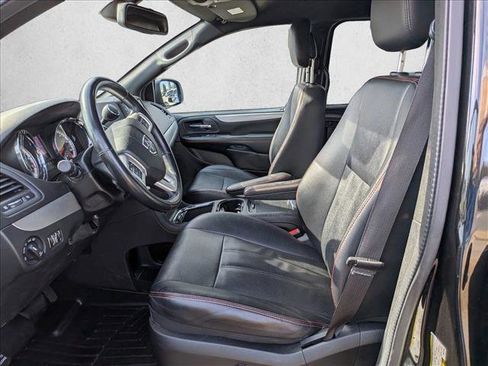 Used 2019 Dodge Grand Caravan GT image 11