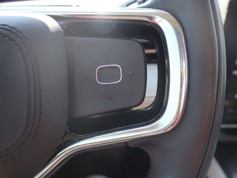 Used 2025 Lincoln Nautilus Reserve image 16