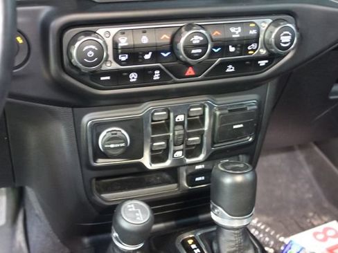 Used 2023 Jeep Wrangler Unlimited Sahara AWD/4WD image 20