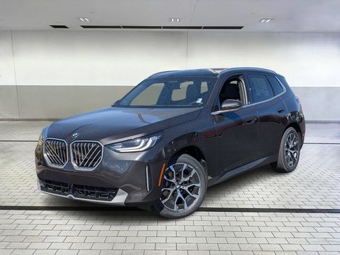 Used 2026 BMW X3 xDrive30i w/ Premium Package AWD/4WD image 2