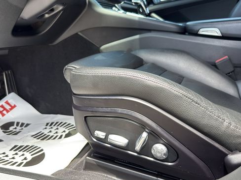 Used 2019 Porsche Panamera 4 AWD/4WD image 10