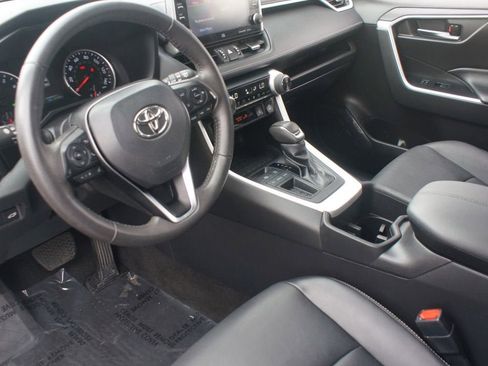Used 2022 Toyota RAV4 XLE Premium FWD image 14