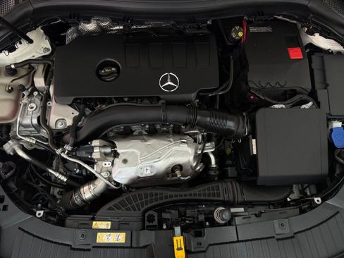 Used 2023 Mercedes-Benz GLA 250 4MATIC w/ Premium Package image 31