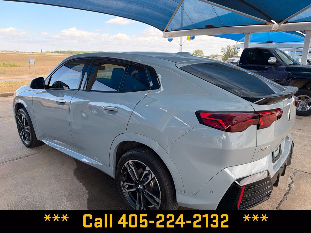Used 2025 BMW X2 xDrive28i AWD/4WD image 2