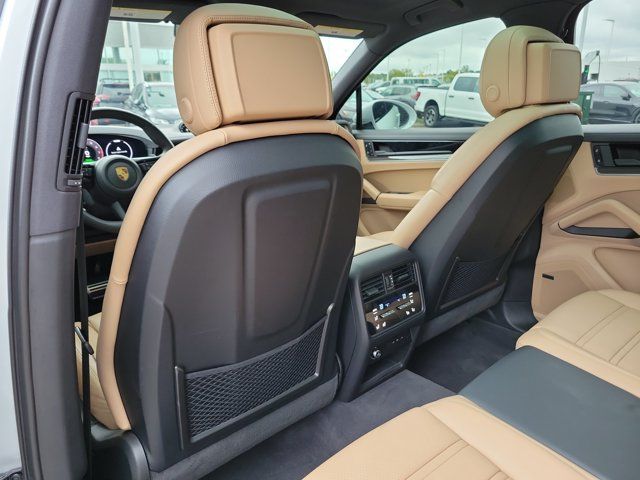 Used 2025 Porsche Cayenne S w/ Premium Package Plus AWD/4WD image 21