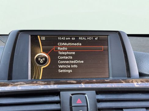 Used 2014 BMW 320i Sedan RWD image 19