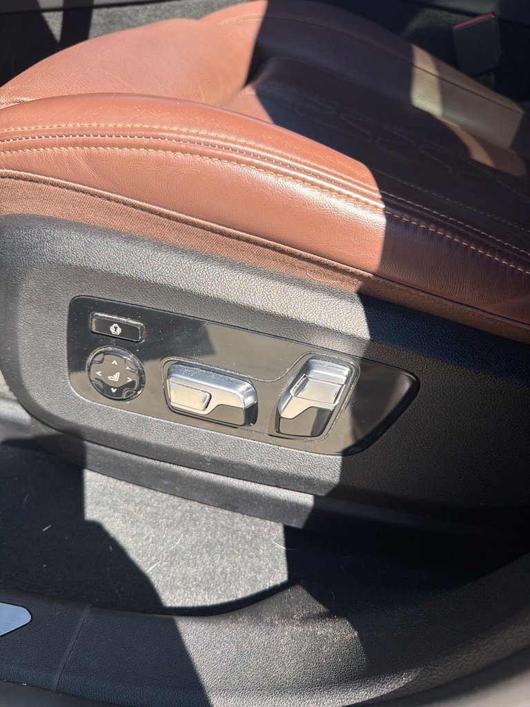 Used 2021 BMW X6 M50i w/ Premium Package AWD/4WD image 5