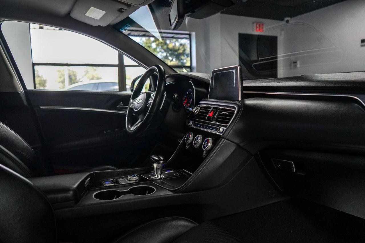 Used 2020 Genesis G70 2.0T RWD image 13
