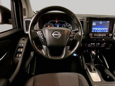 Used 2024 Nissan Frontier SV AWD/4WD image 5