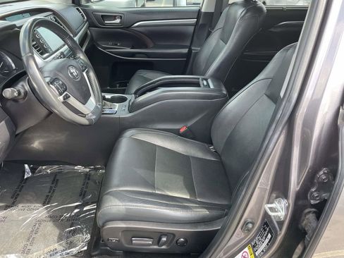 Used 2019 Toyota Highlander Limited image 28