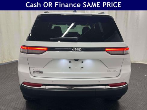 Used 2025 Jeep Grand Cherokee Laredo X w/ Luxury Tech Group I AWD/4WD image 9