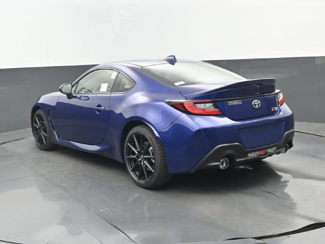 New 2027 Toyota GR86 Premium RWD image 3