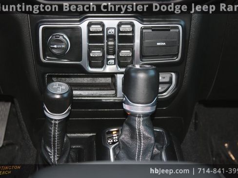 Used 2021 Jeep Wrangler Unlimited Sahara w/ Cold Weather Group image 19