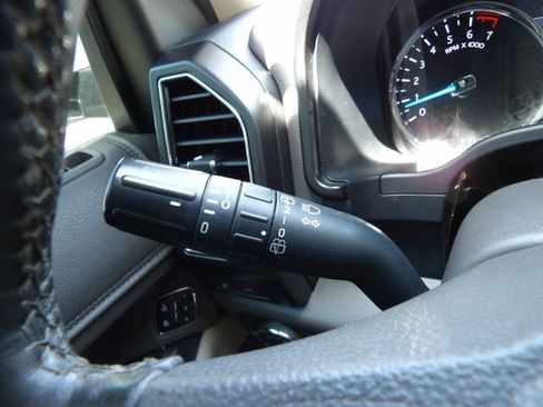 Used 2018 Ford Expedition Limited w/ Equipment Group 301A AWD/4WD image 24