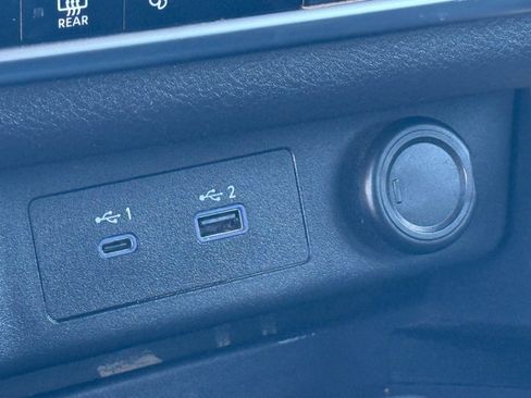 Used 2023 Nissan Rogue SV image 25